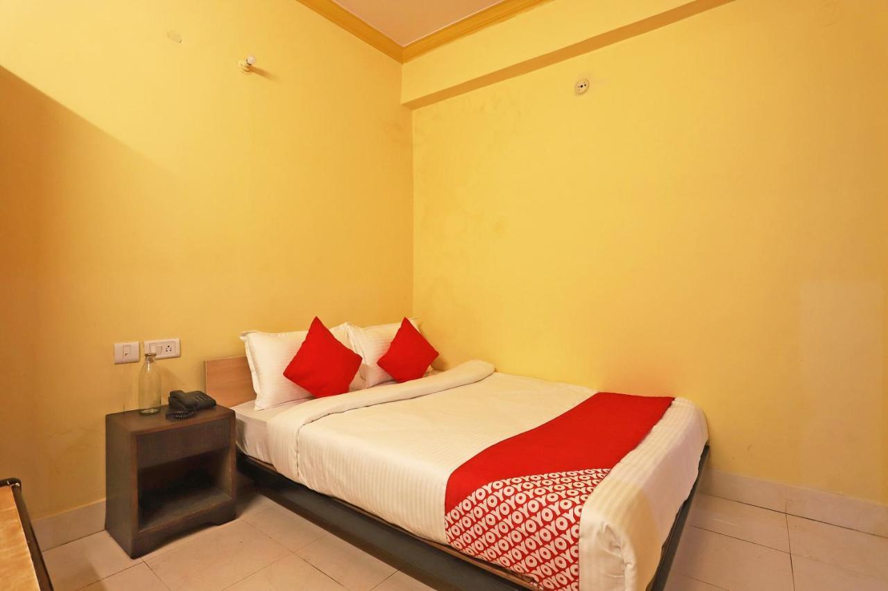 โอโย แฟล็กชิป 76697 โฮเทล พาร์ค อาวาธ Hotel ลัคเนา ภายนอก รูปภาพ