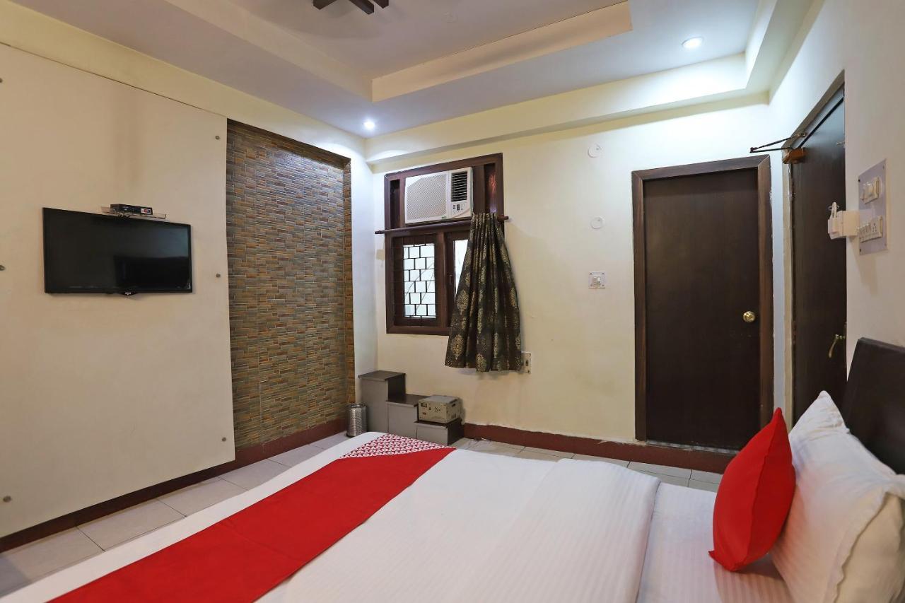 โอโย แฟล็กชิป 76697 โฮเทล พาร์ค อาวาธ Hotel ลัคเนา ภายนอก รูปภาพ