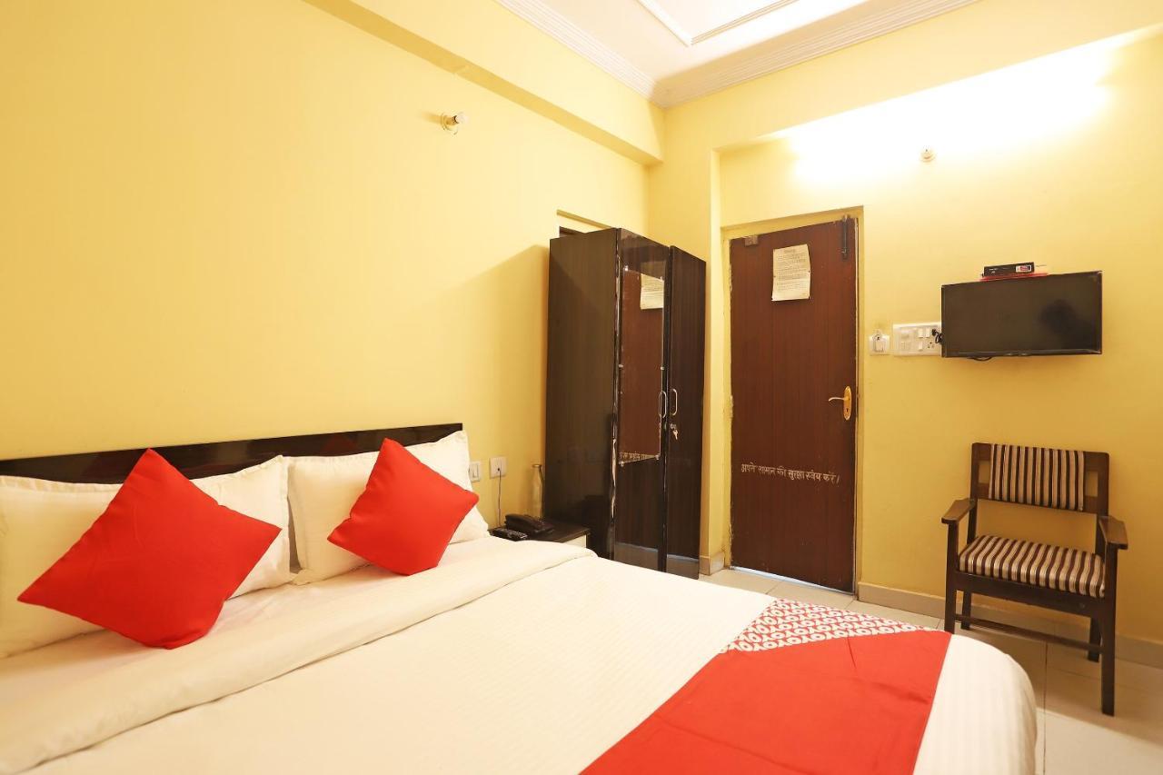 โอโย แฟล็กชิป 76697 โฮเทล พาร์ค อาวาธ Hotel ลัคเนา ภายนอก รูปภาพ
