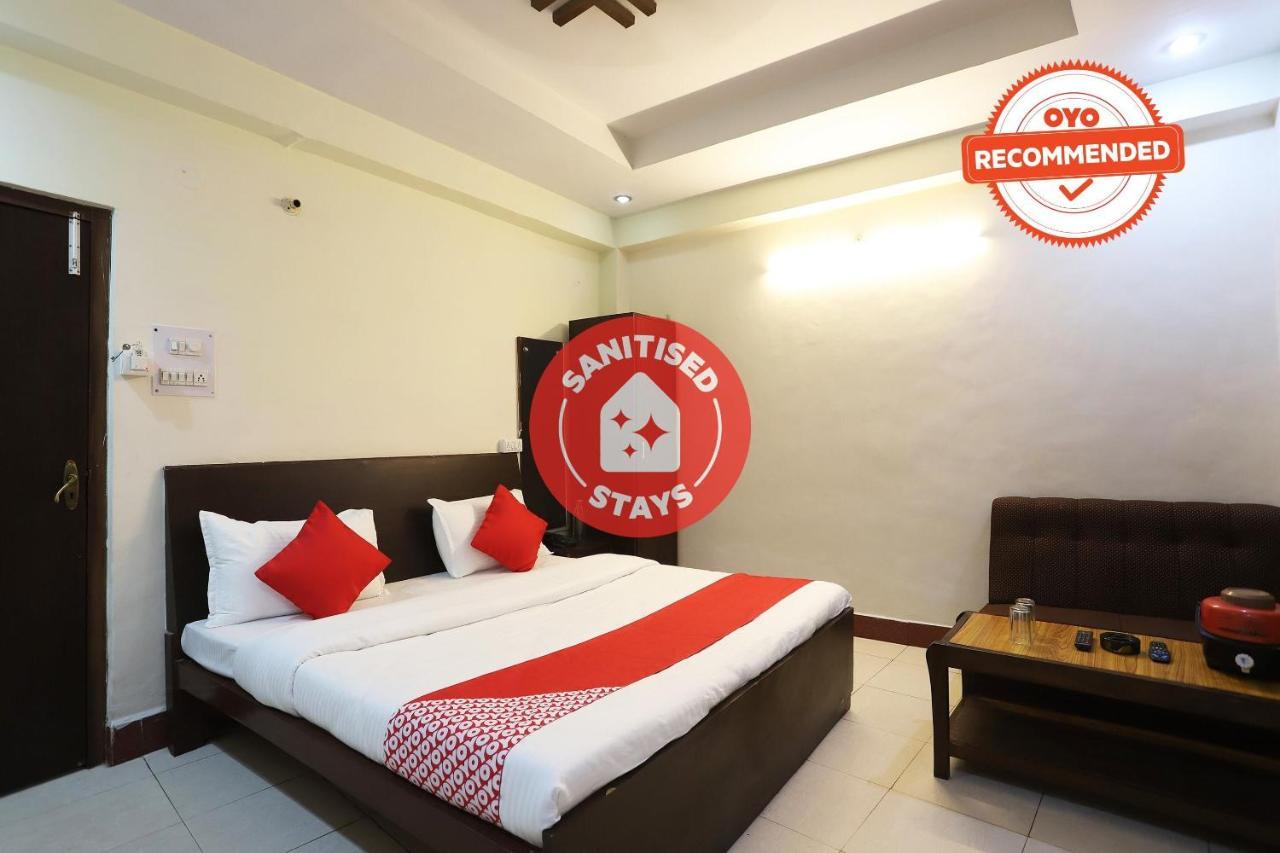 โอโย แฟล็กชิป 76697 โฮเทล พาร์ค อาวาธ Hotel ลัคเนา ภายนอก รูปภาพ