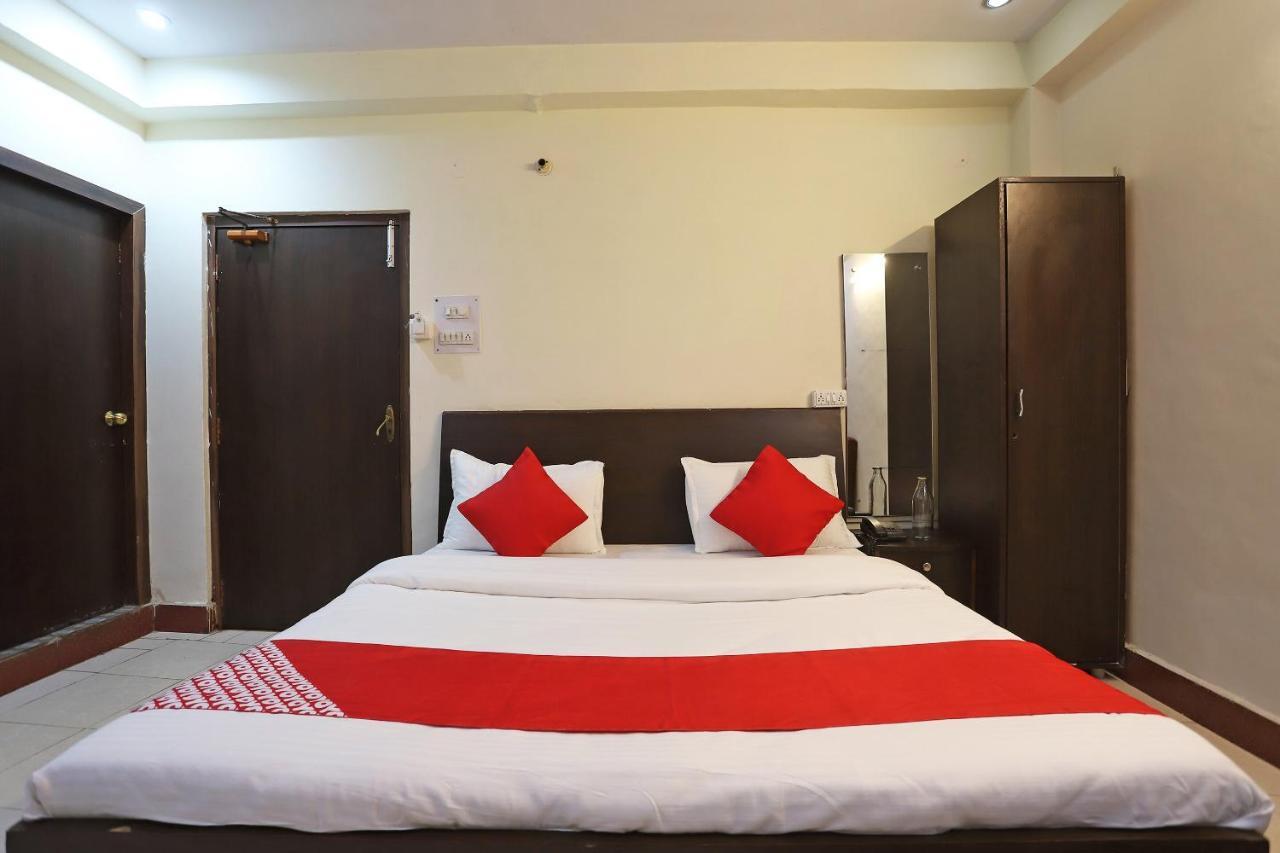 โอโย แฟล็กชิป 76697 โฮเทล พาร์ค อาวาธ Hotel ลัคเนา ภายนอก รูปภาพ
